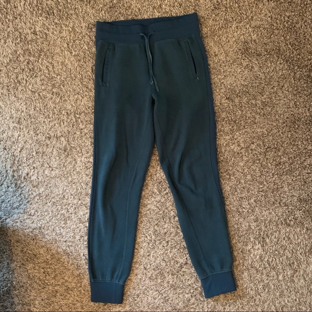 Lululemon sweatpants size 6